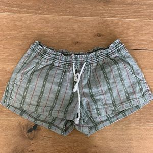 Roxy pull string shorts, light weight & adjustable